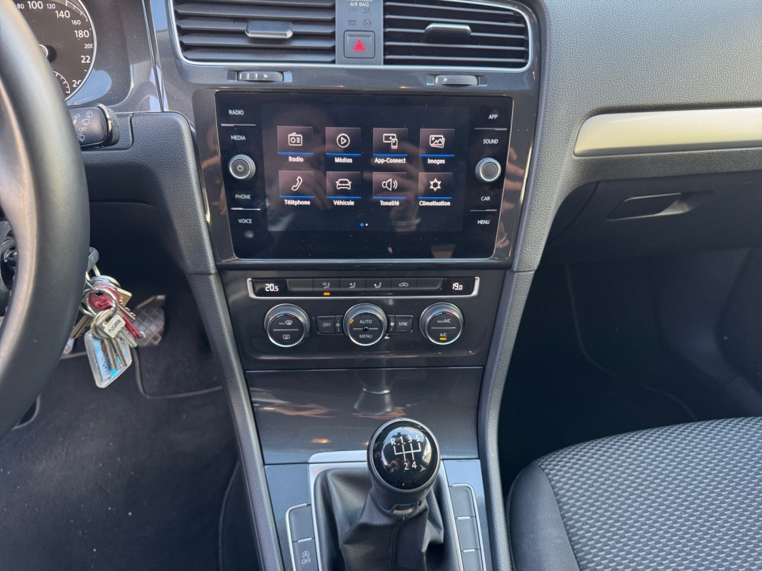 Volkswagen Golf — 17