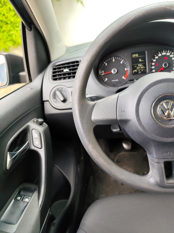 Volkswagen Polo — 18