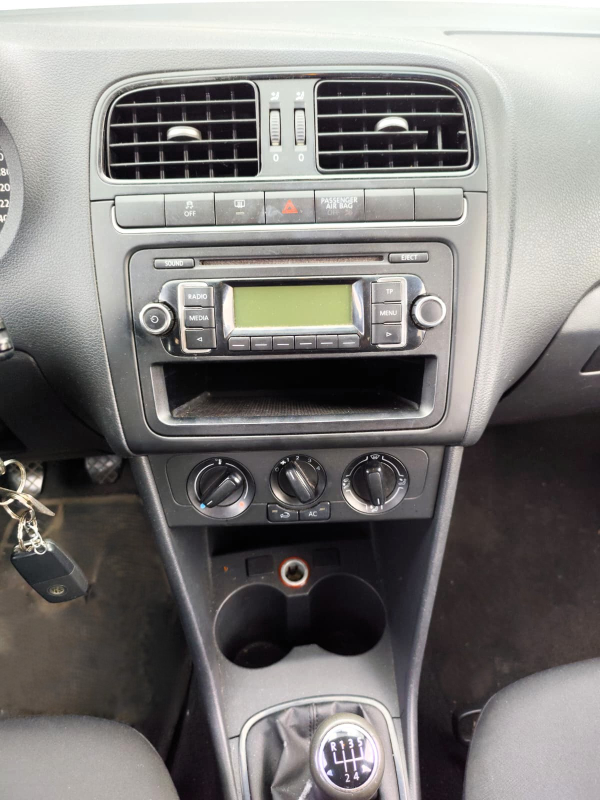 Volkswagen Polo — 22