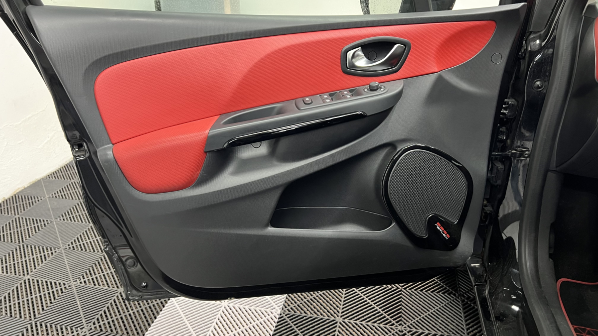 Renault Clio — 9
