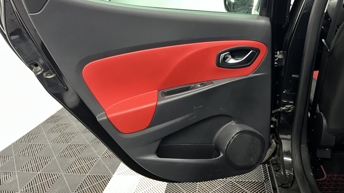 Renault Clio — 18