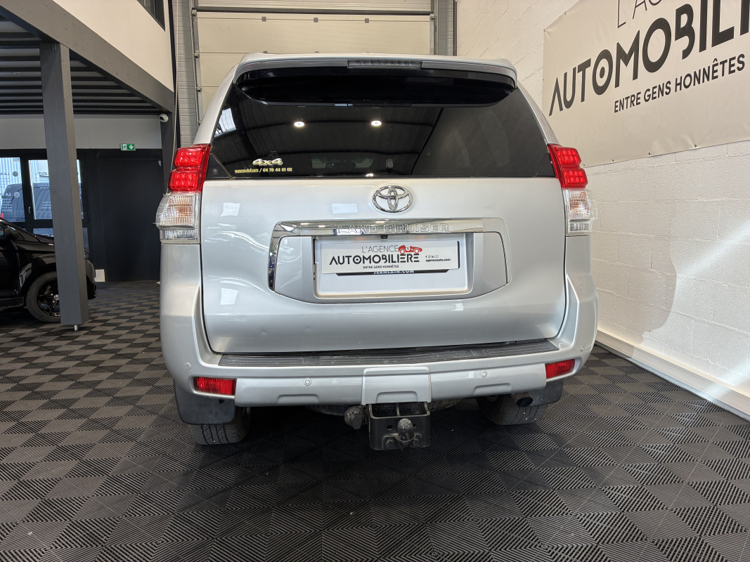 Toyota Land Cruiser — 6