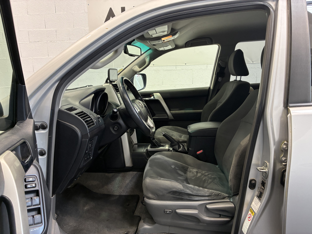 Toyota Land Cruiser — 10