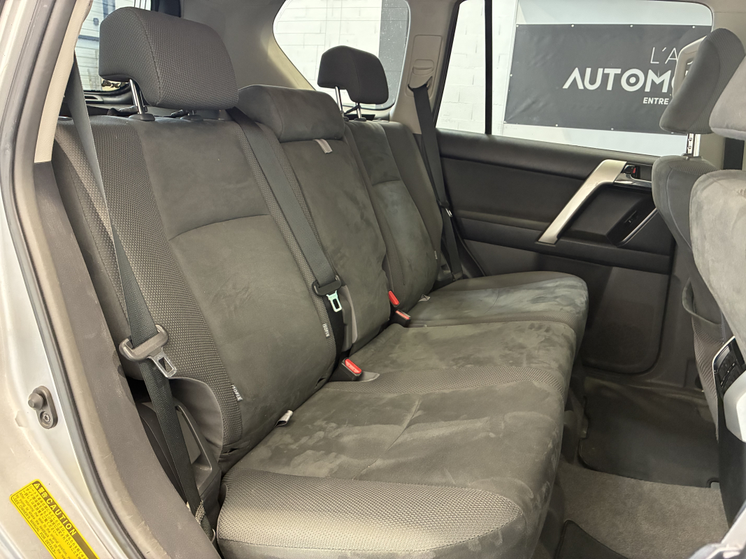 Toyota Land Cruiser — 17
