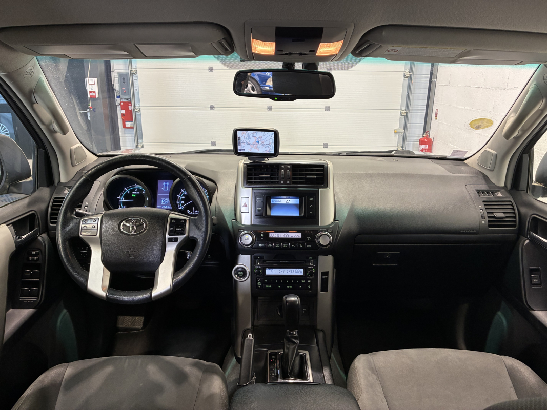 Toyota Land Cruiser — 21