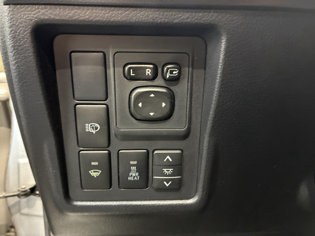 Toyota Land Cruiser — 26