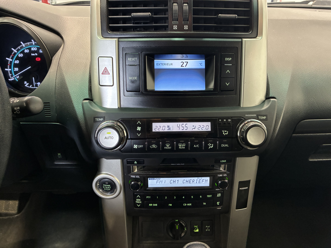 Toyota Land Cruiser — 24