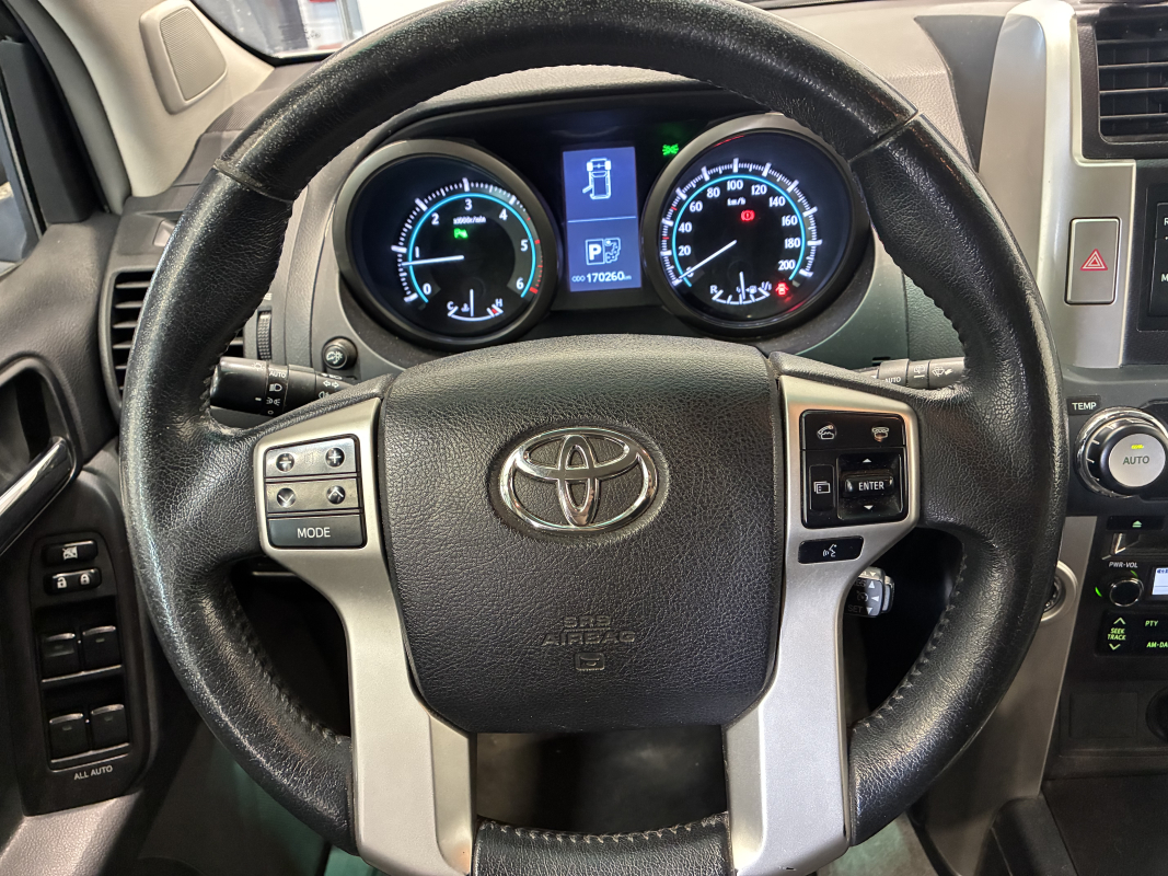 Toyota Land Cruiser — 22