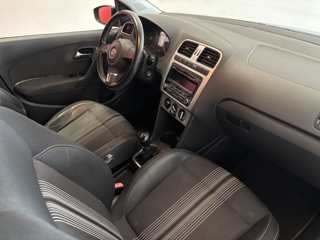 Volkswagen Polo — 23