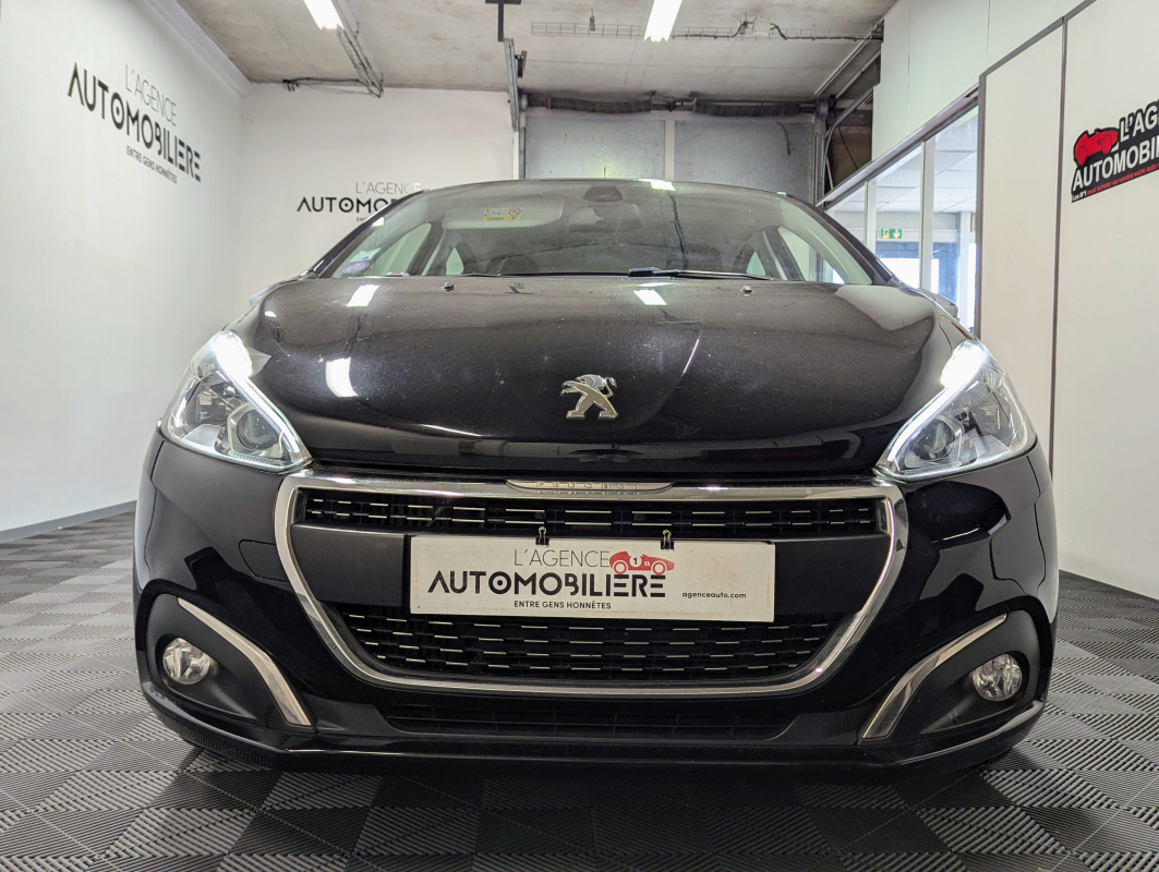 Peugeot 208 — 3