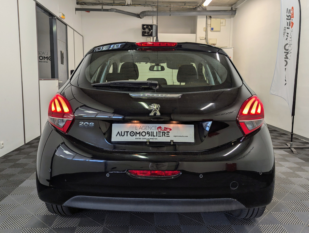 Peugeot 208 — 5