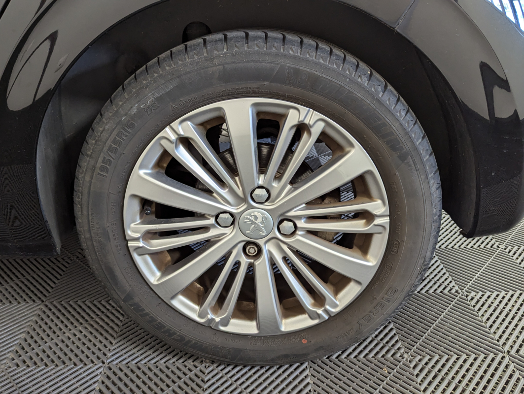 Peugeot 208 — 26
