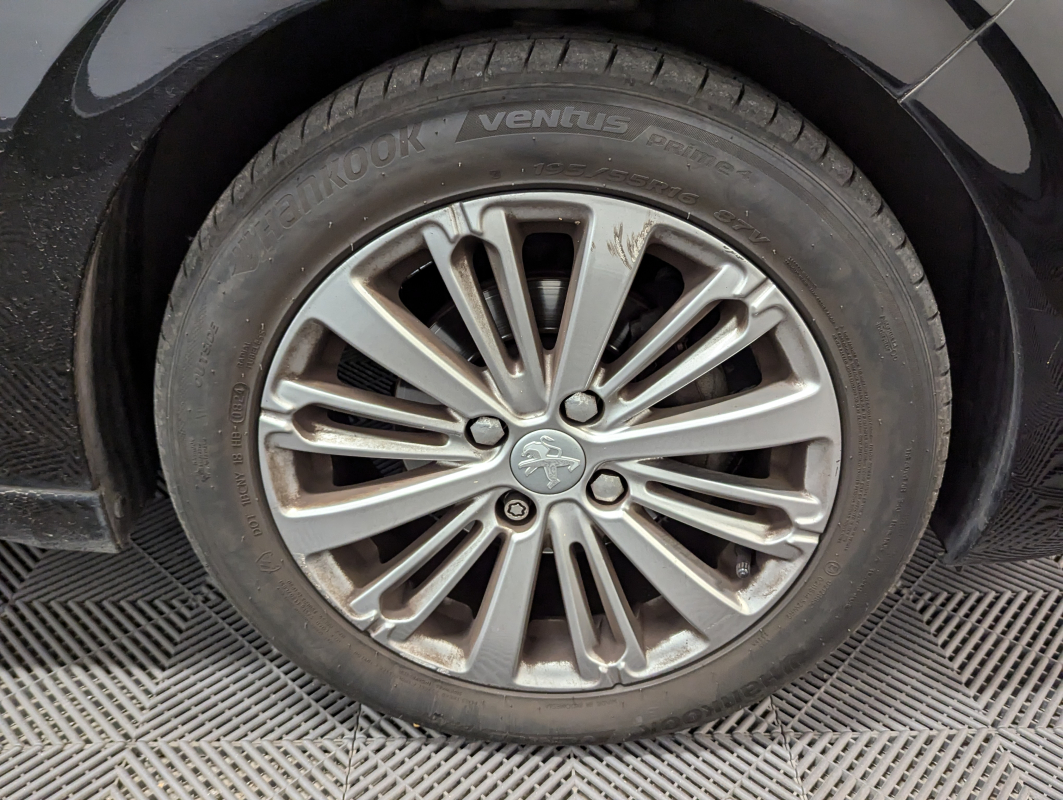 Peugeot 208 — 27