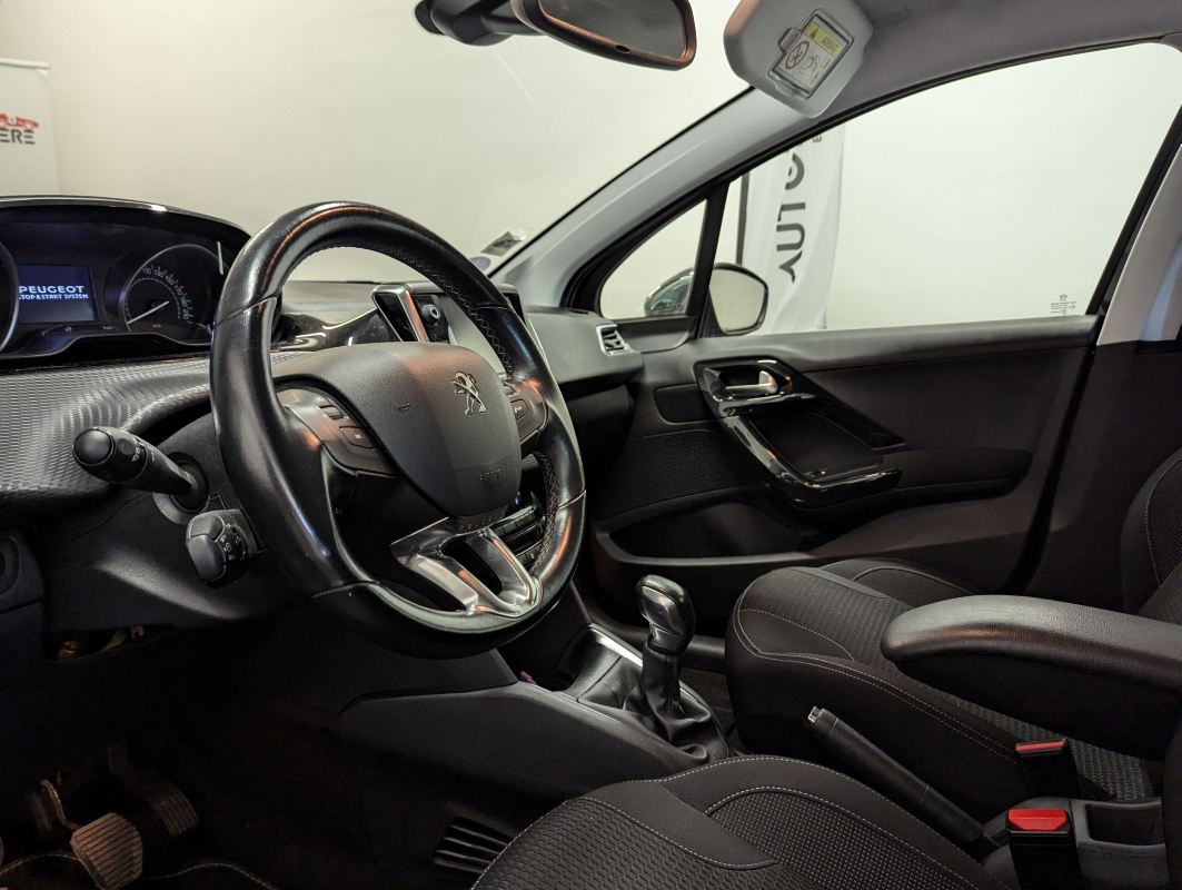 Peugeot 208 — 8