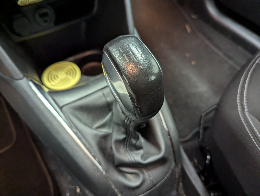Peugeot 208 — 23