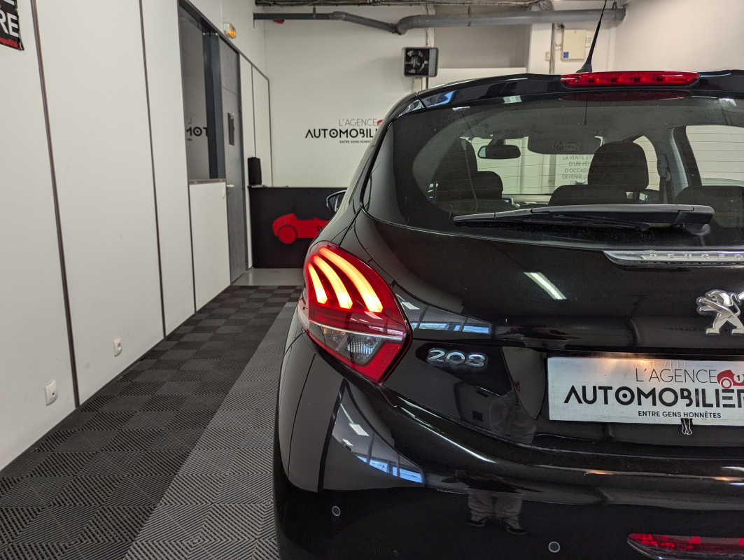 Peugeot 208 — 7