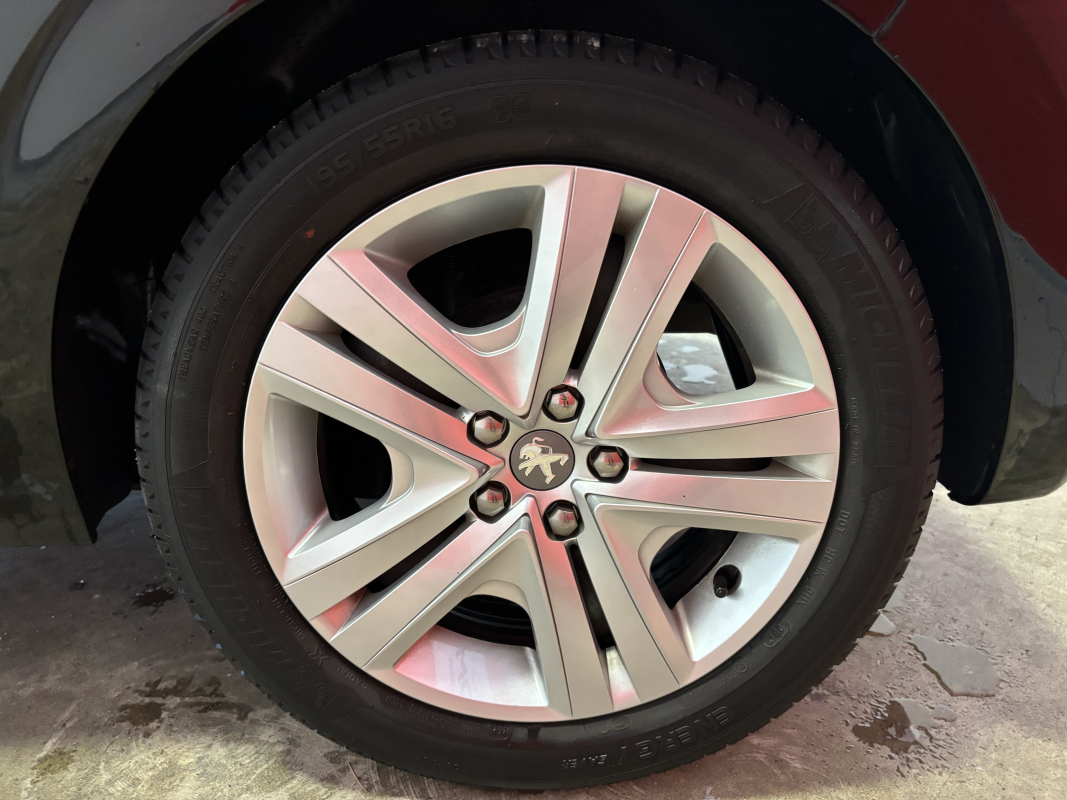 Peugeot 208 — 31
