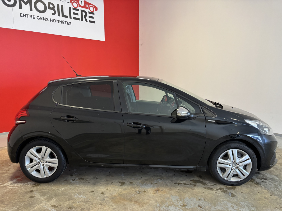 Peugeot 208 — 8