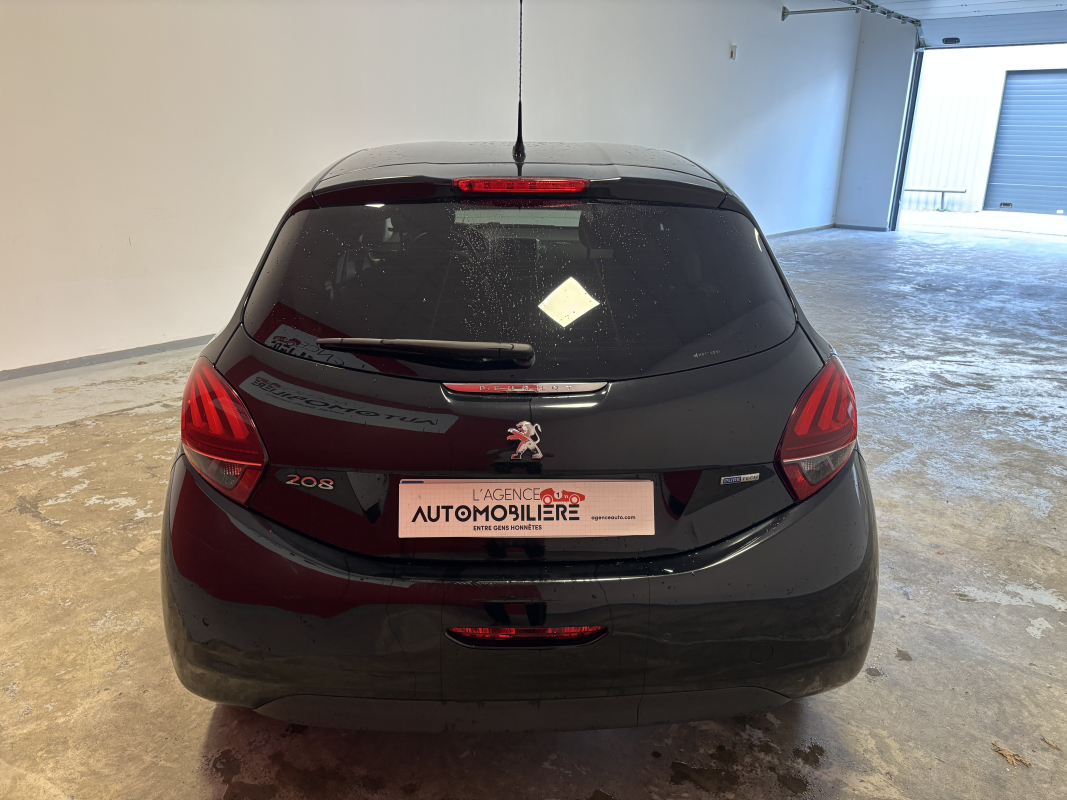 Peugeot 208 — 6
