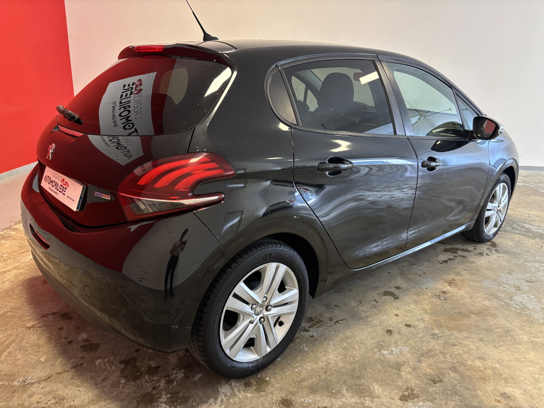 Peugeot 208 — 7