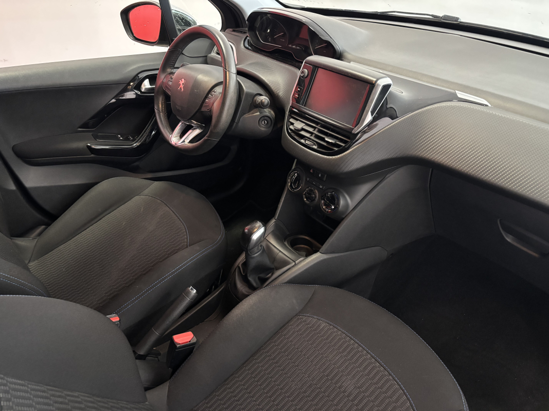 Peugeot 208 — 28