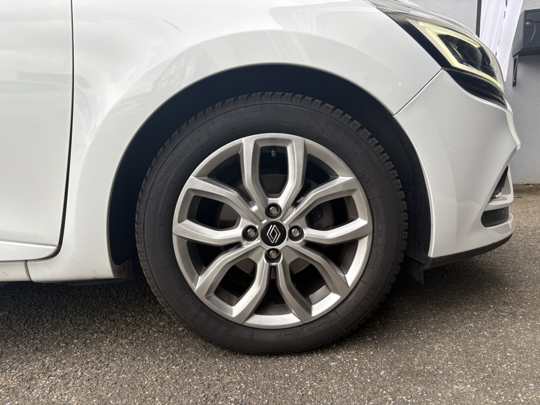 Renault Clio — 23