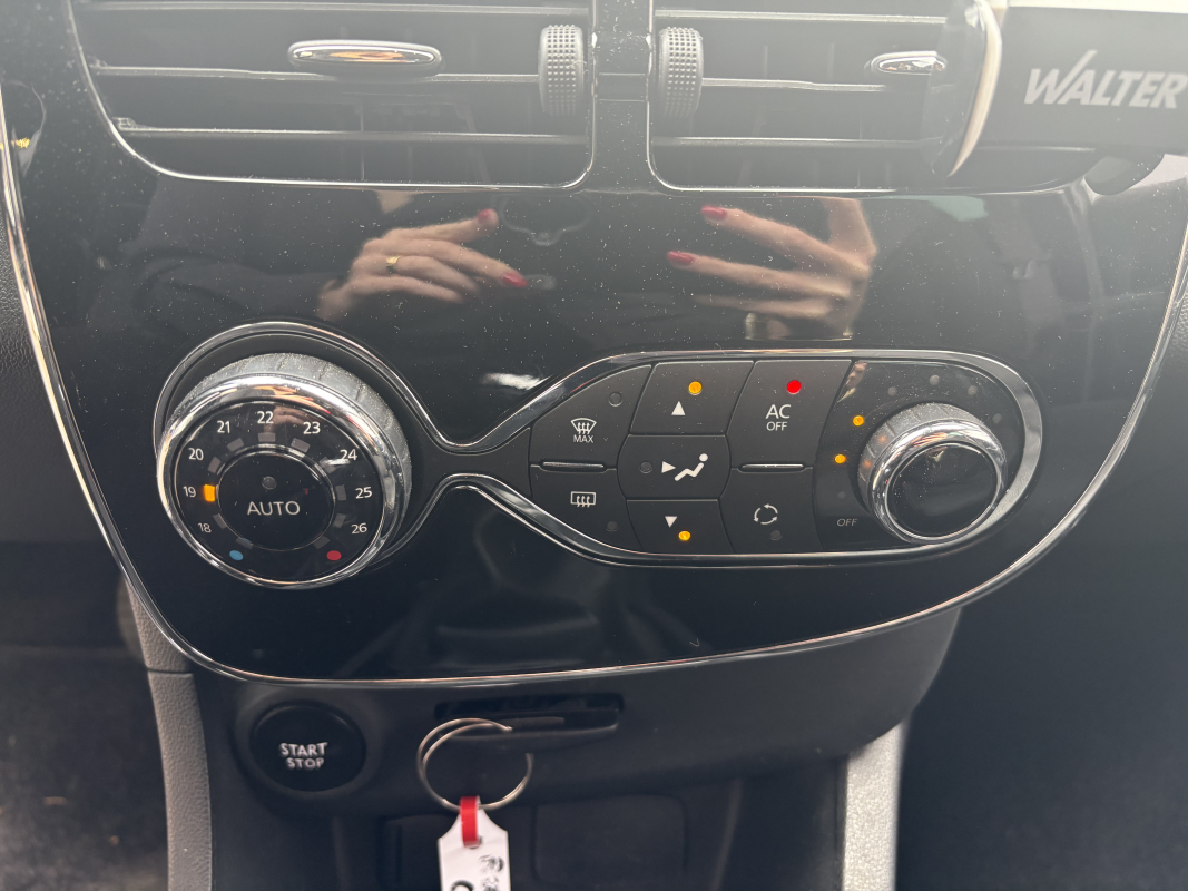Renault Clio — 18