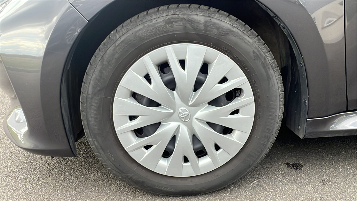 Toyota Yaris — 13