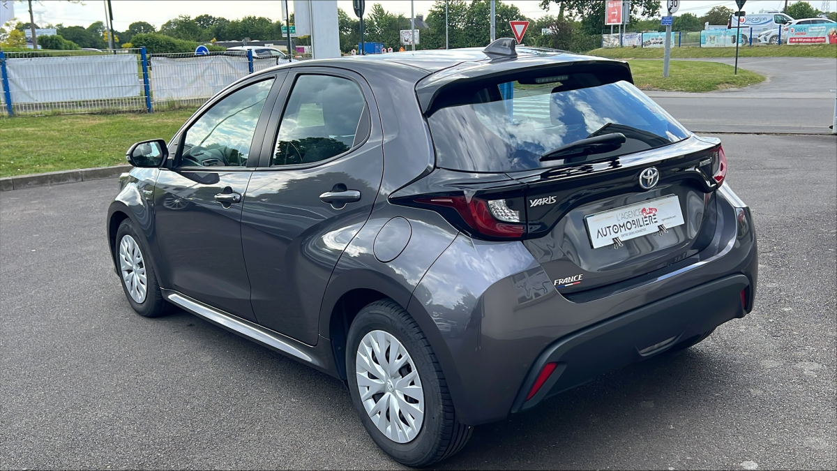 Toyota Yaris — 11