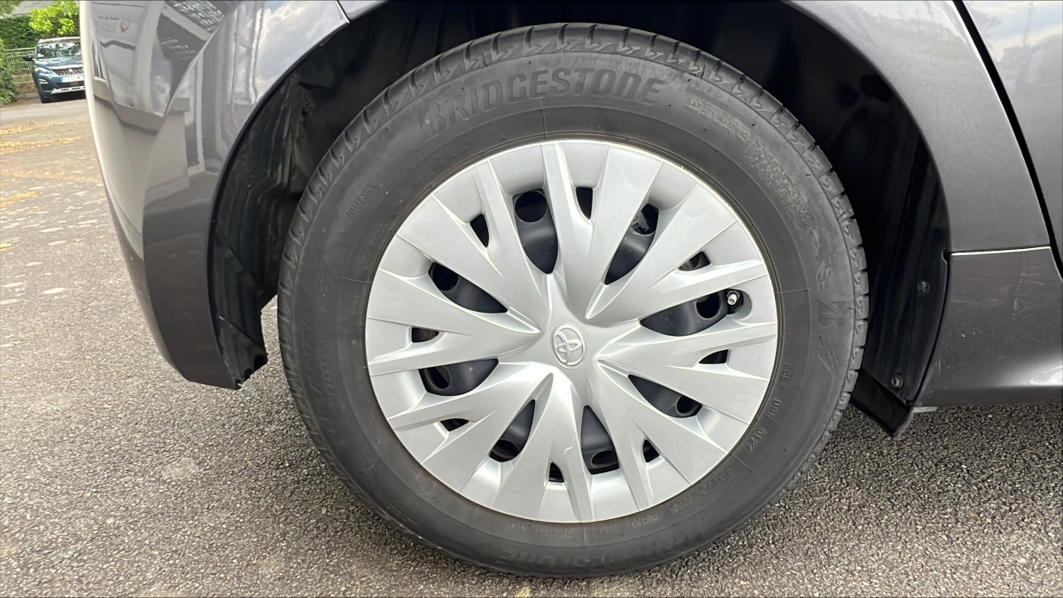 Toyota Yaris — 32