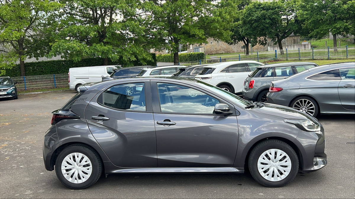 Toyota Yaris — 7