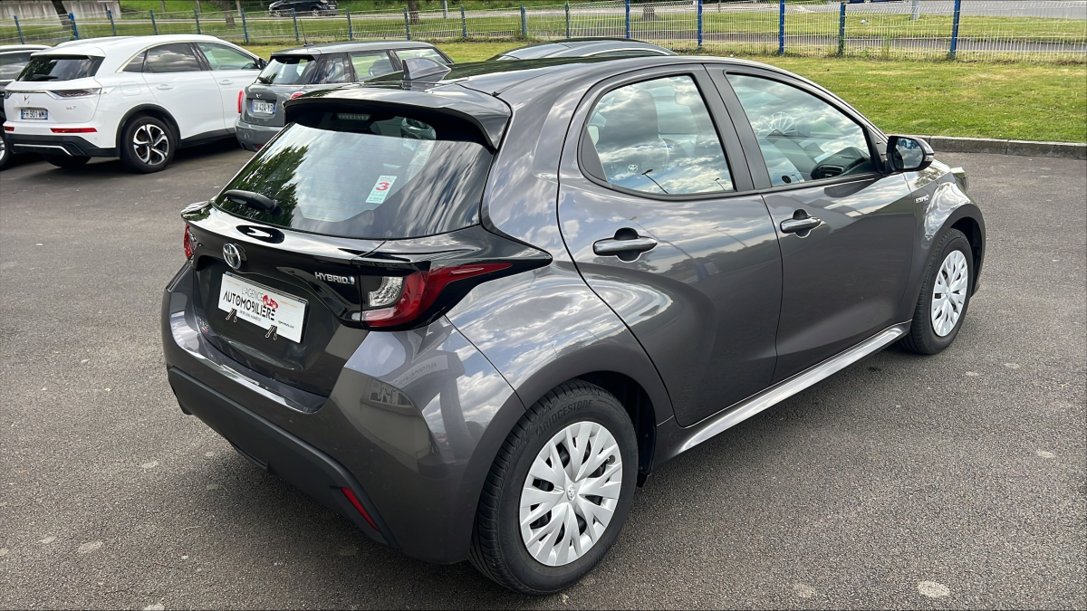 Toyota Yaris — 8