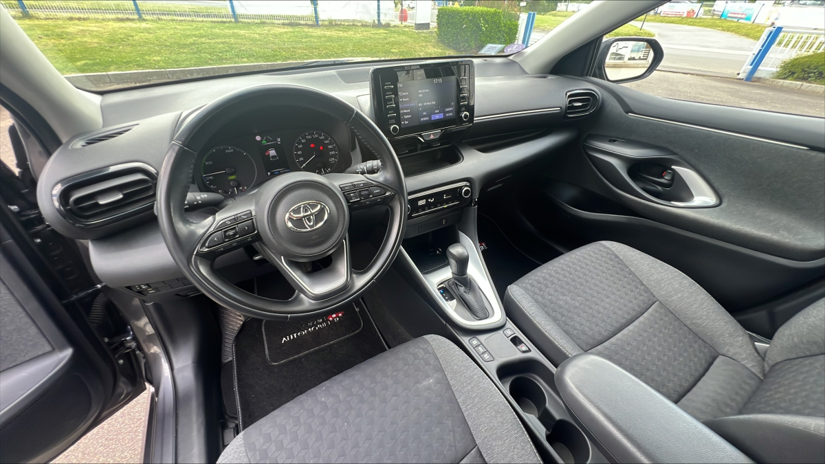 Toyota Yaris — 17