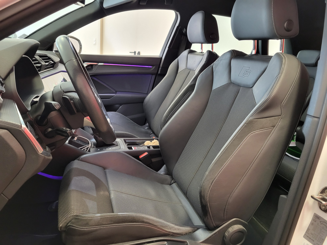 Audi Q3 — 14
