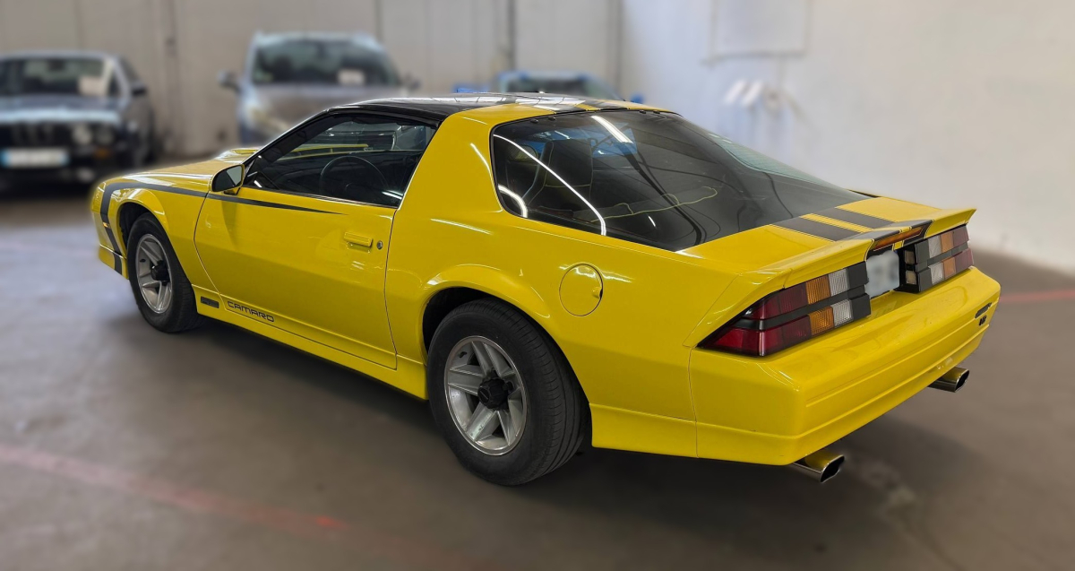 Chevrolet Camaro — 4