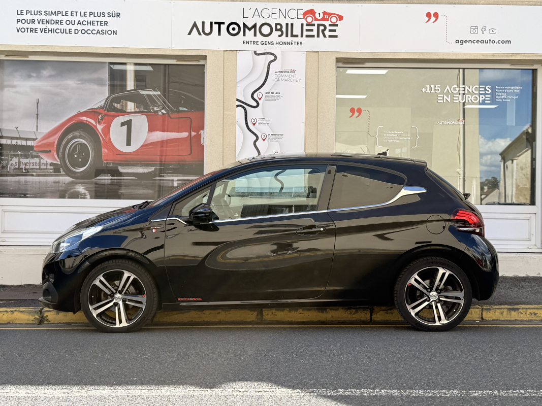 Peugeot 208 — 7