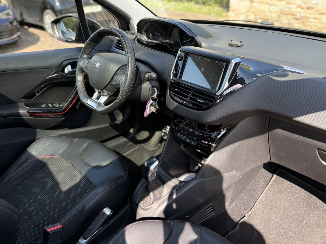 Peugeot 208 — 14