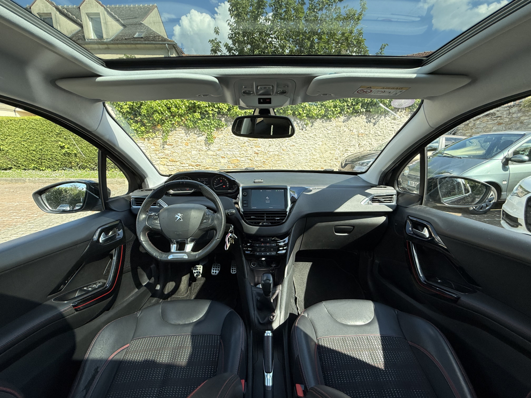 Peugeot 208 — 15