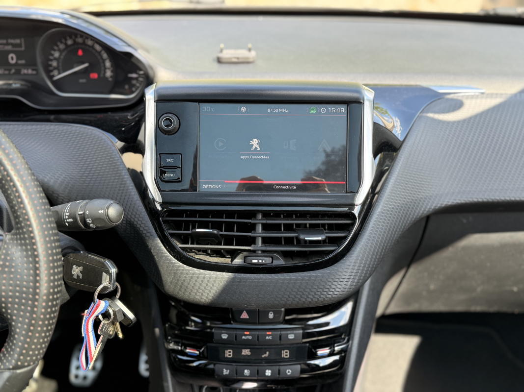 Peugeot 208 — 18