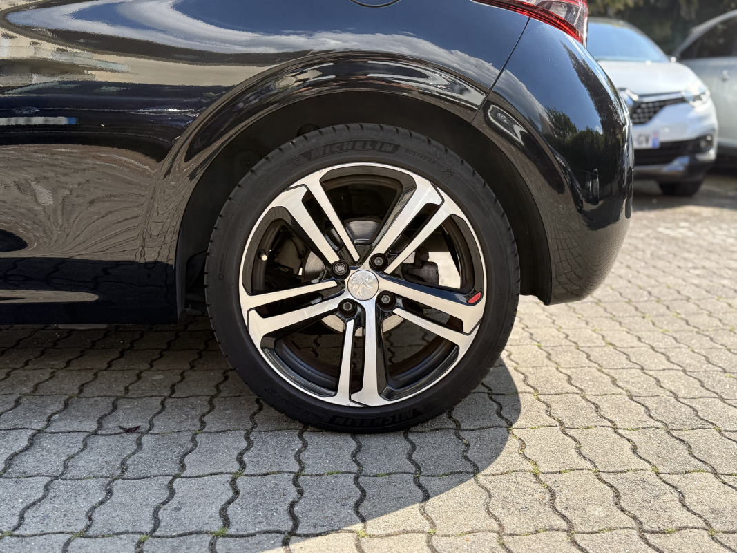 Peugeot 208 — 21