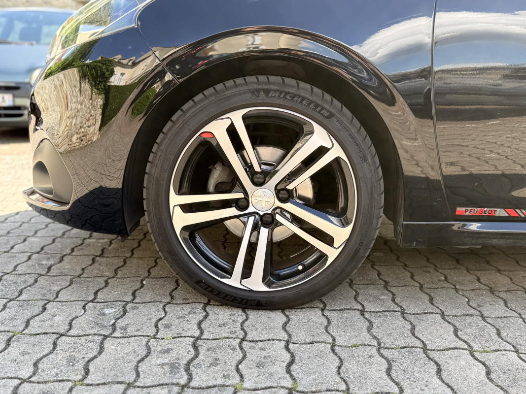 Peugeot 208 — 23