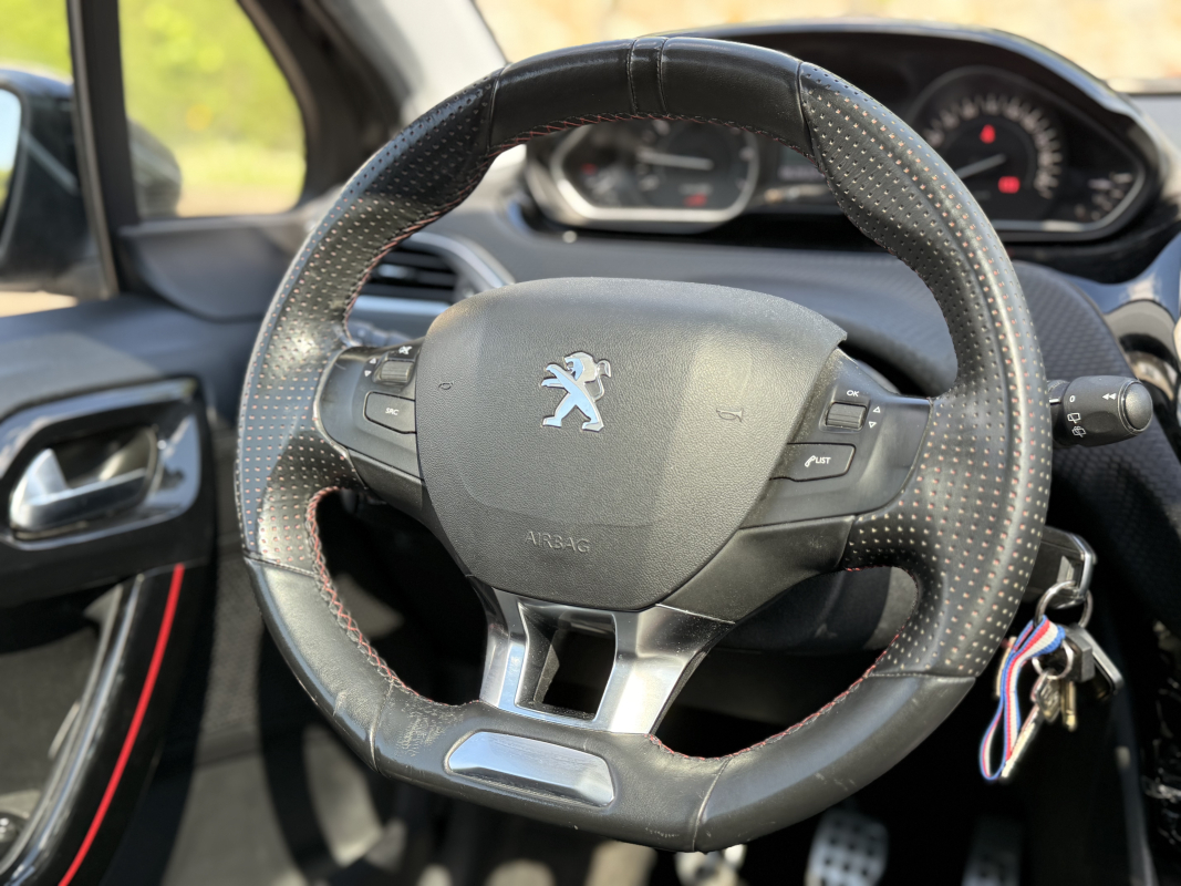 Peugeot 208 — 17