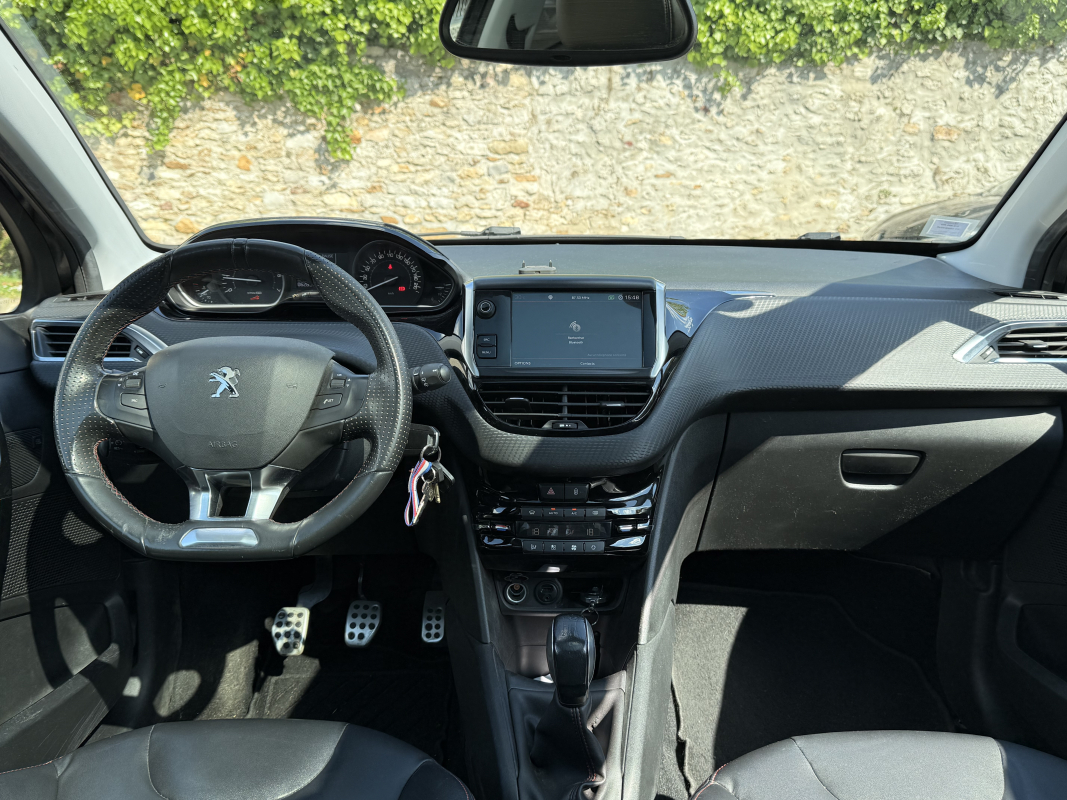 Peugeot 208 — 16