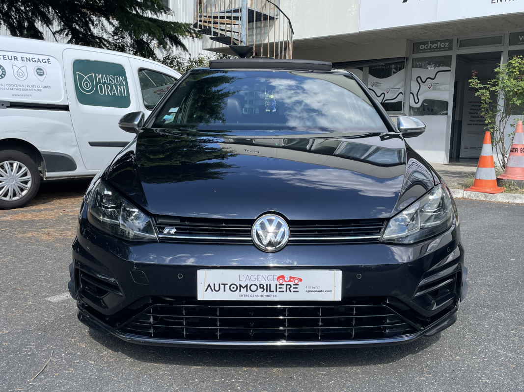 Volkswagen Golf — 2