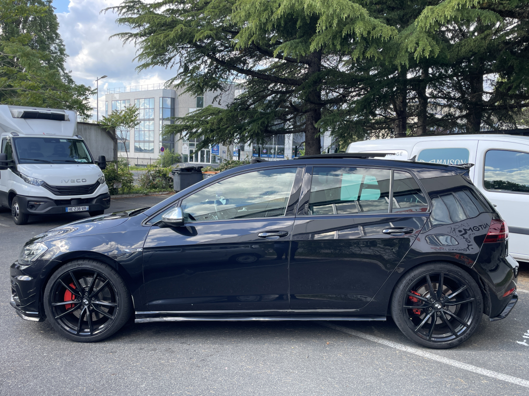 Volkswagen Golf — 4