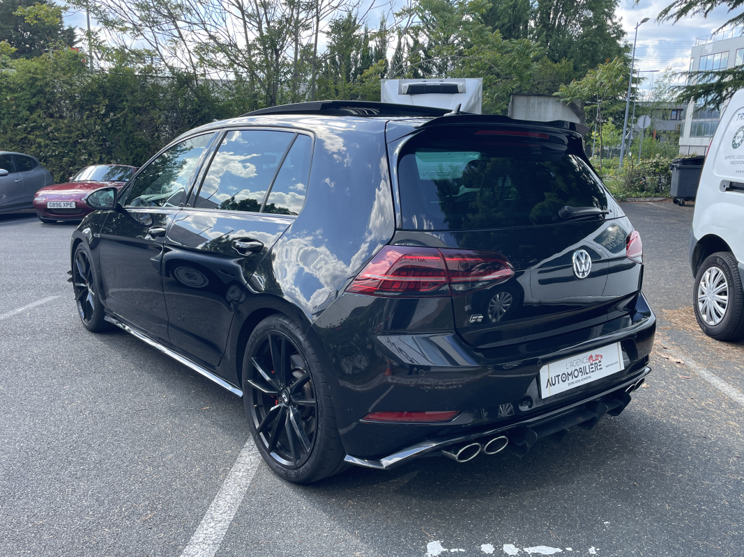 Volkswagen Golf — 5