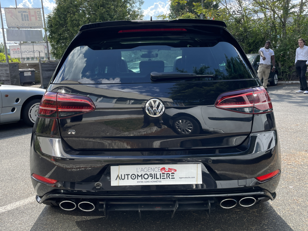 Volkswagen Golf — 6