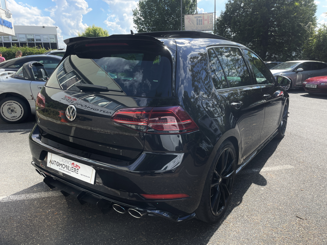 Volkswagen Golf — 7