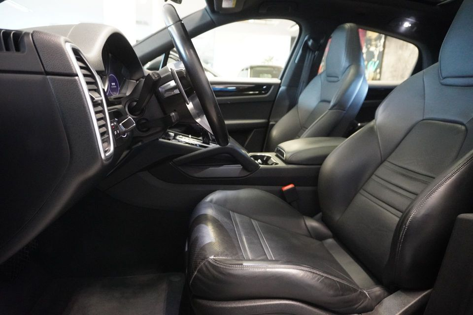 Porsche Cayenne Coupé — 6