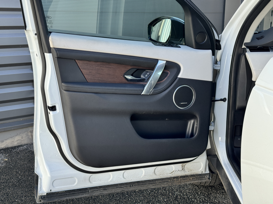 Land Rover Discovery Sport — 32